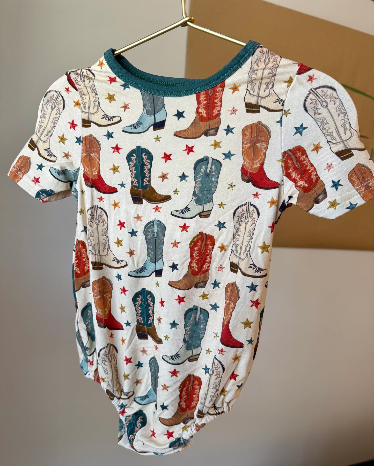 Red, White, & Boots Bamboo Bubble